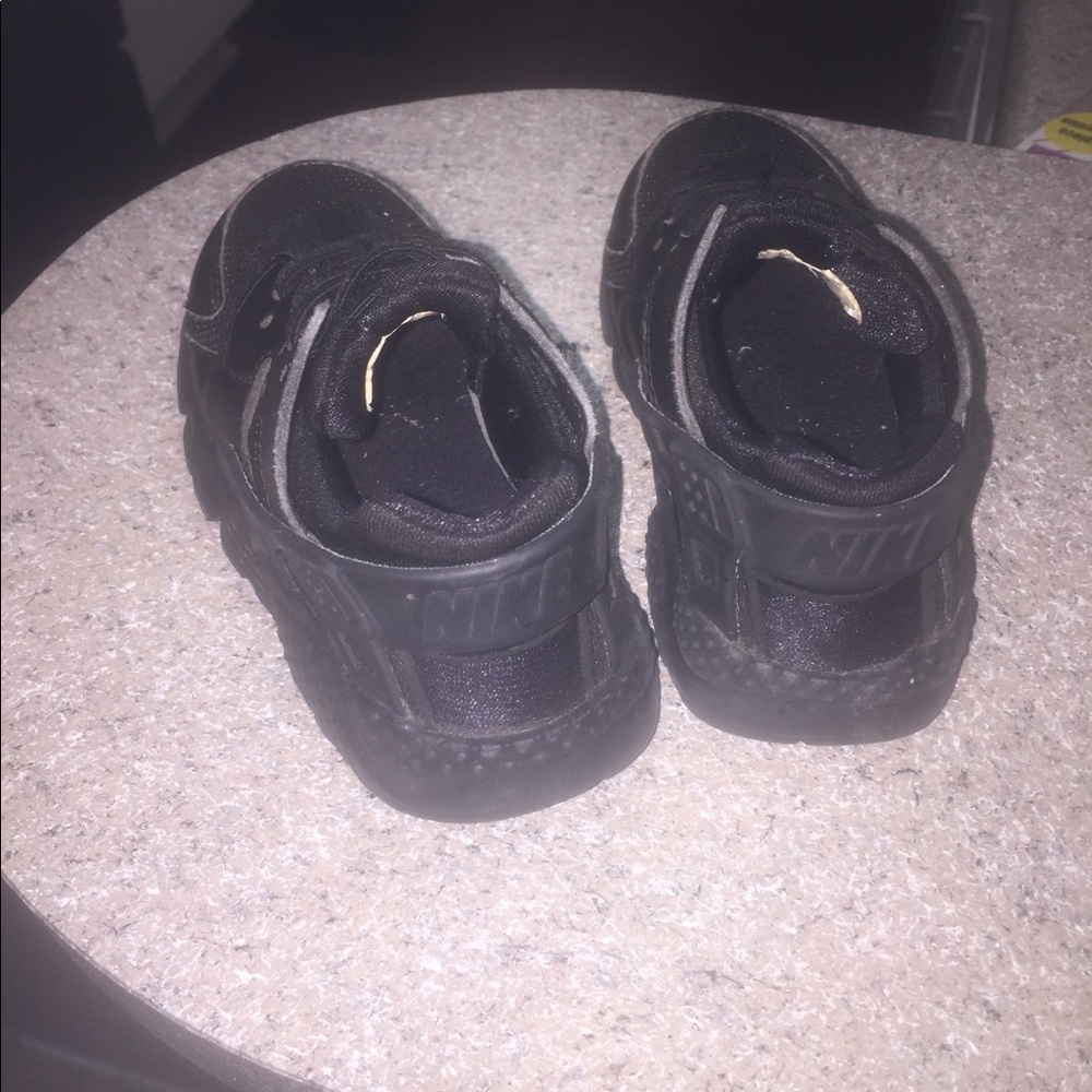 🎉Nikes - Picture 3 of 3